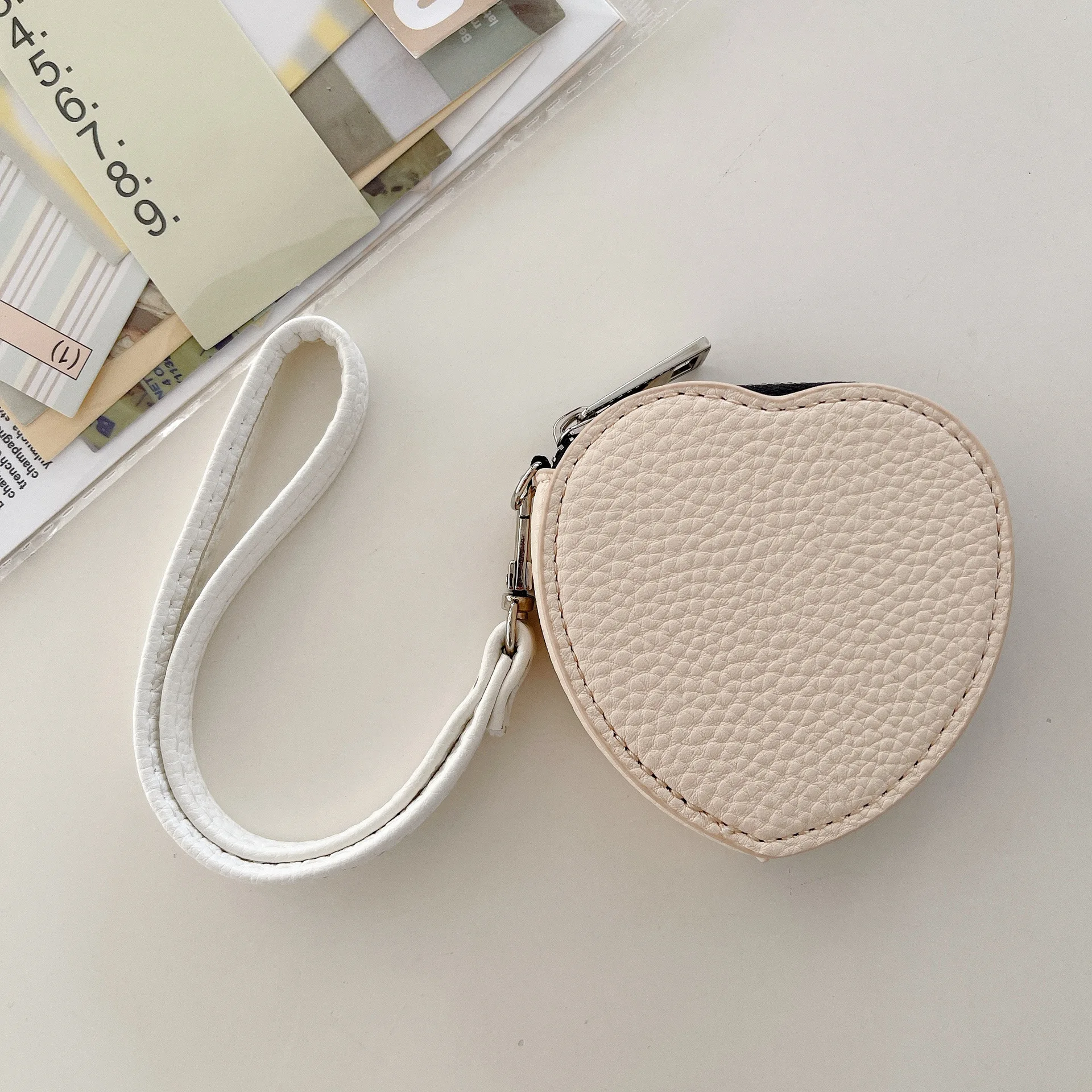 Fashion Women PU Leather Coin Purse Lovely Heart Shape Zipper Short Small Wallet Japanese Korean Style Headset Card Bag ﻿