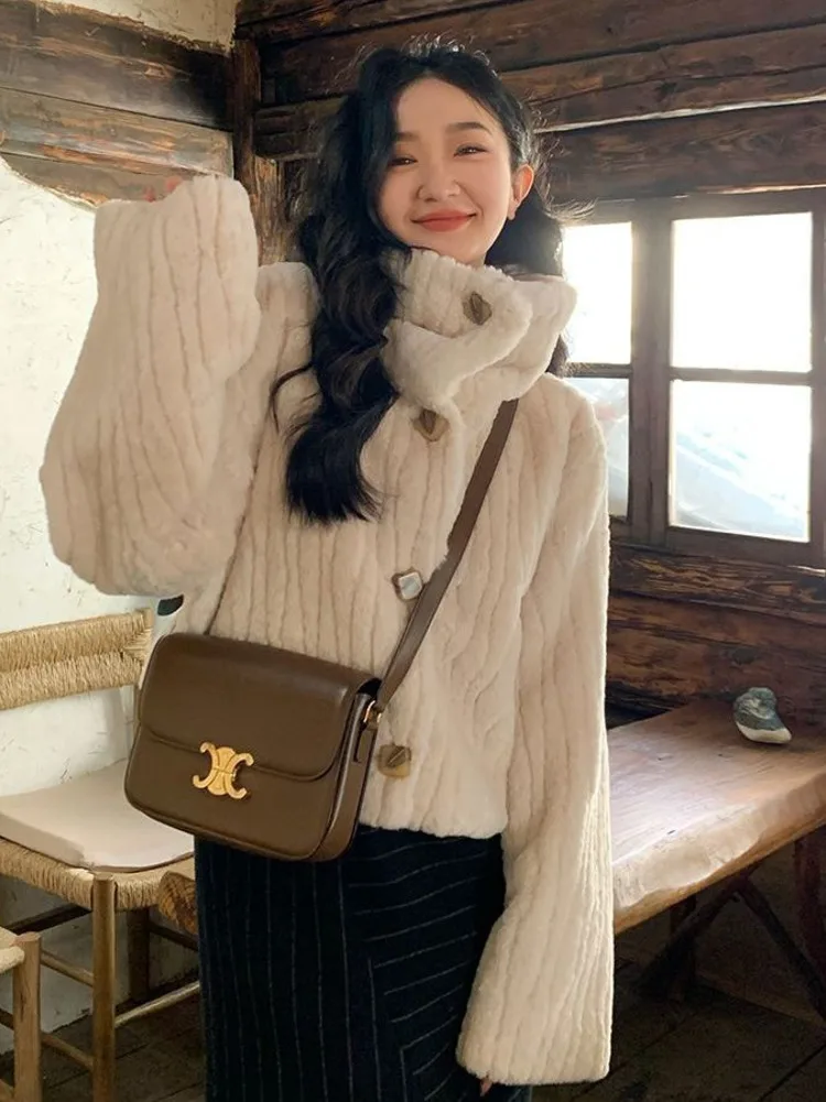 Vintage Faux Fur Cropped Jackets Women Korean Style Fleece Fluffy Short Coats Elegant Thick Warm Outwear Autumn Winter Clothing