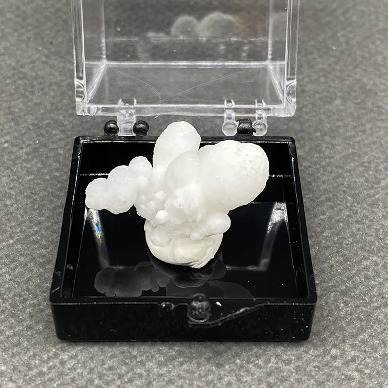 100%  Natural hydrozinkite Mineral Specimens Stones and Crystals Healing Crystal   +Box size:35*35*35 mm