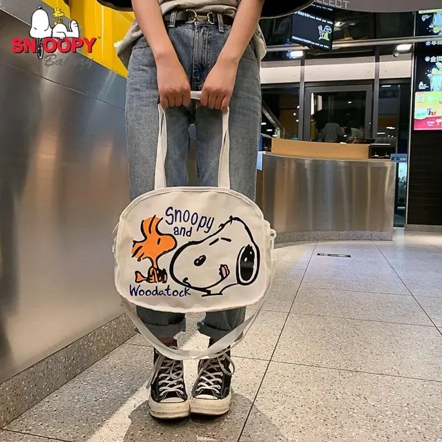 Snoopy Cute Graffiti Printed Canvas Bag A Versatile Shoulder Bag for Anime Lovers