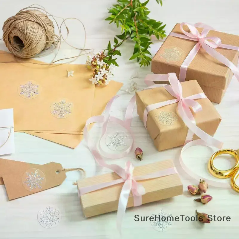 500 Sheets/Roll Transparent Snowflakes Stickers Christmas Gift Tags Kids Baking Package Envelope Xmas Holiday Stationery