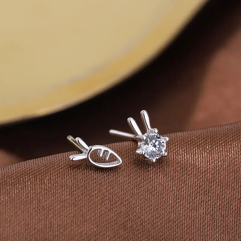 

Silver Needle Cute Rabbit Carrot Asymmetrical Ear Stud Female Korean Version Small Mini Ear Bone Stud