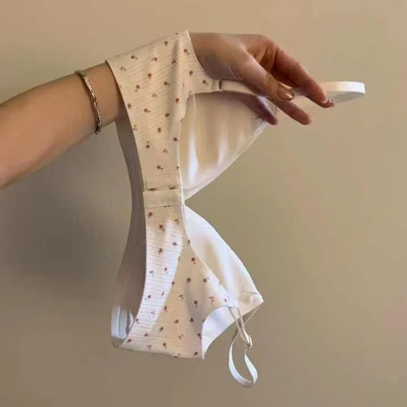 Sweet Breathable Underwear for Women Thin Straps Without Marks and No Steel Rings Gathered Comfort Anti-sagging Bra 3