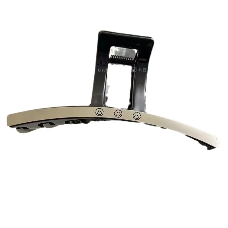Gentle temperament, high-end feeling, letter clip, autumn and winter new model, shark clip at the back of the head, hair clip