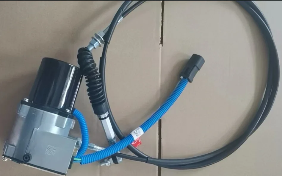21EN-32220 Throttle Governor Motor Accelerator for Hyundai ROBEX R140LC-7 R160LC-7 R210LC-7 R215LC-7 R215-7C R220LC-7 Excavator
