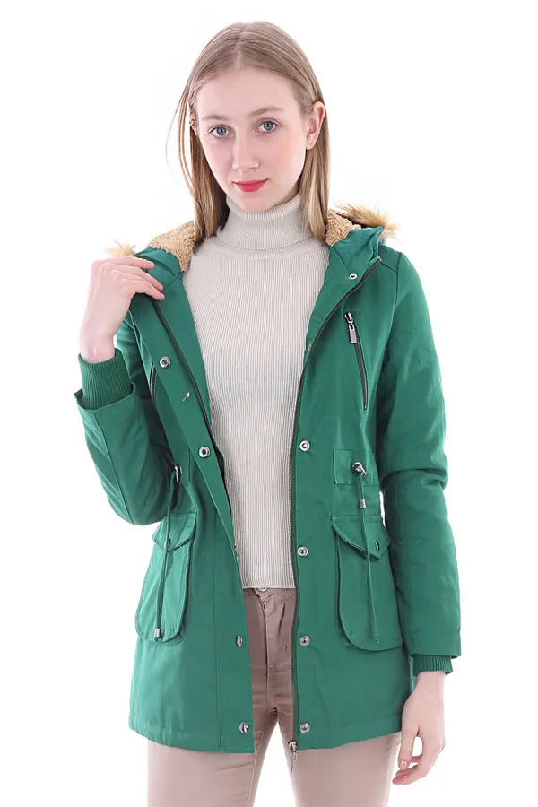 

Женская зимняя Куртка с капюшоном и карманами