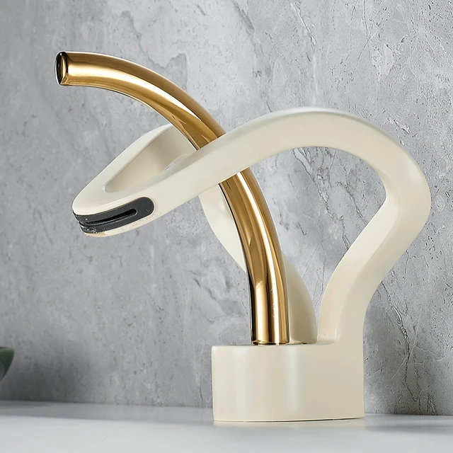 น้ําตกสร้างสรรค์ห้องน้ําอ่างล้างหน้าก๊อกน้ําก๊อกน้ําดาดฟ้าติดตั้งร้อนเย็นน้ําผสมเครนทองเหลืองเดี่ยวก๊อกผสม 6