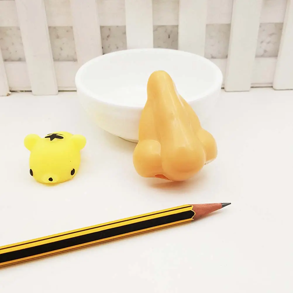 4Pcs 크리 에이 티브 코 모양의 연필 깎이 학생을위한 플라스틱 문구 용품 그..