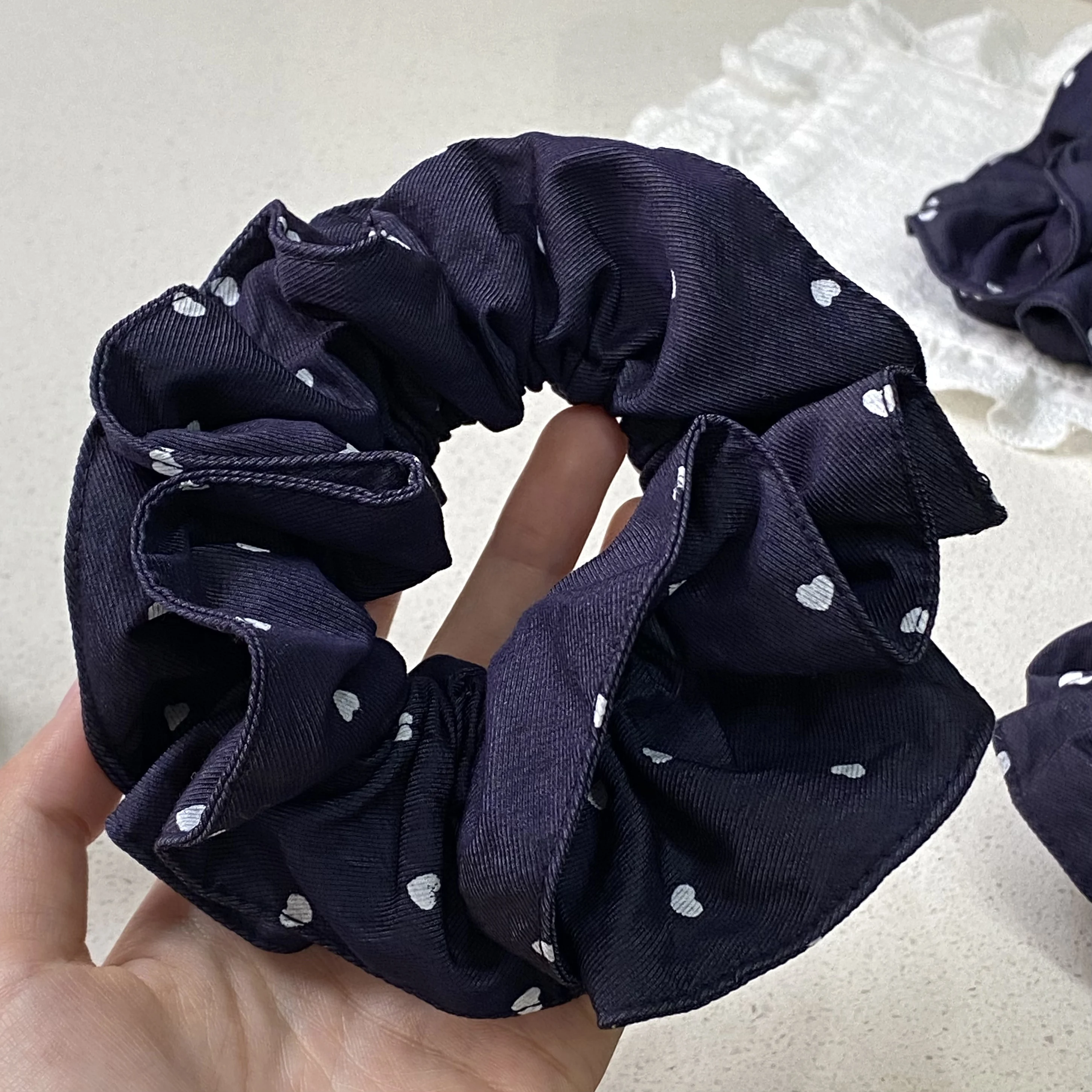 1PC Navy Blue Hair Scrunchies Set With White Heart Print, Cute And Trendy Hair Ties, Stylish Hair Accessories For Women