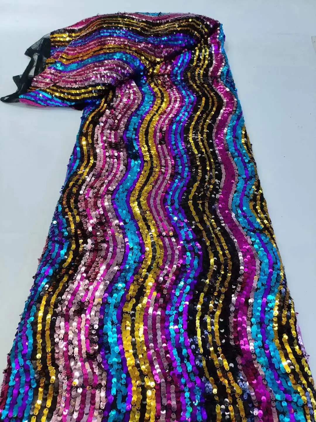 

Popular Fashionable Design Golden colored Sequins Embroidery French Mesh yarn African Fabric For Weddings/ Evening Dresses Party