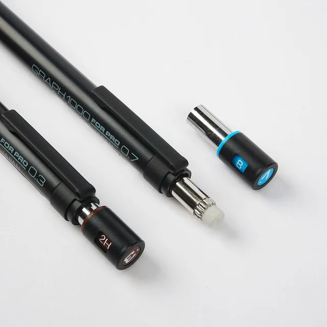 펜텔 그래프 1000: 정교한 디자인, 견고한 구조, 부드러운 쓰기 경험, 편안한 인체공학적 설계