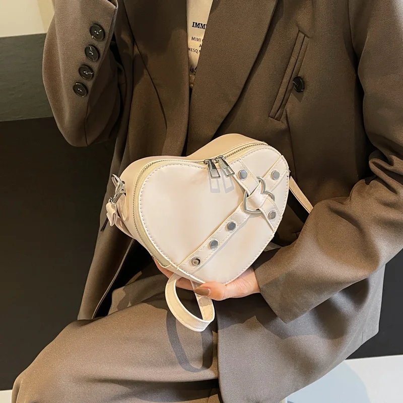 2024 New Unique Niche Bag, Popular Rivet Versatile Crossbody Bag, Trendy and Fashionable Love Bag, Women's Handbag