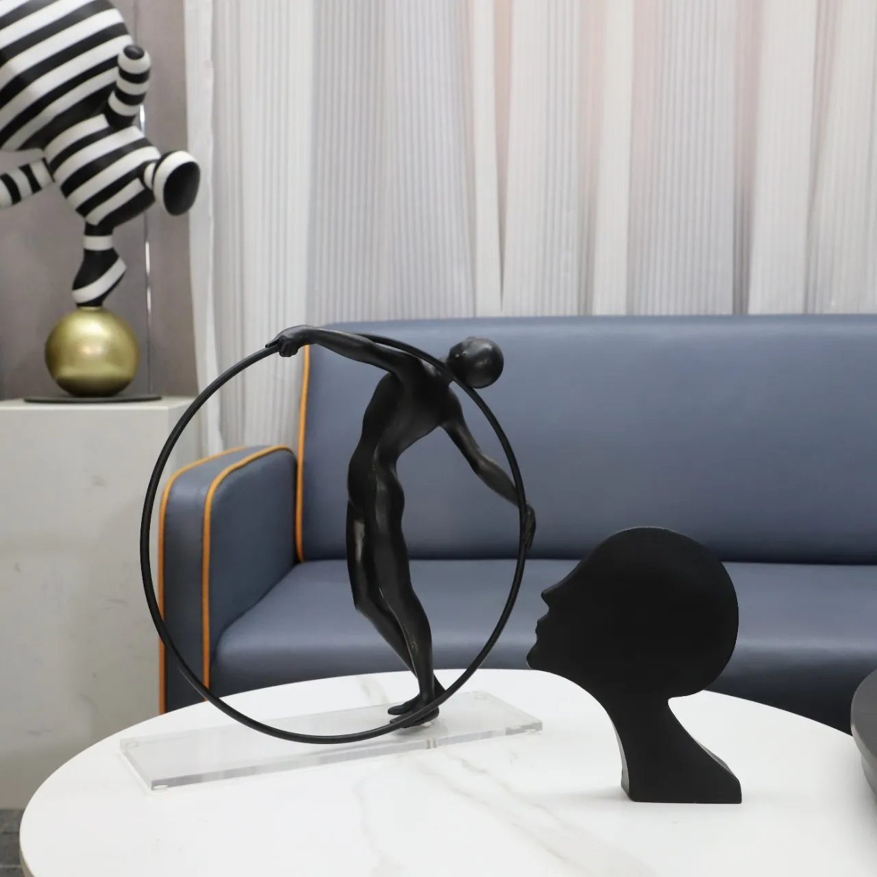 

New Nordic Minimalist Cast Iron Character Creative Decorations Hallway Living Room Home Decorations Desktop Decorations Gift