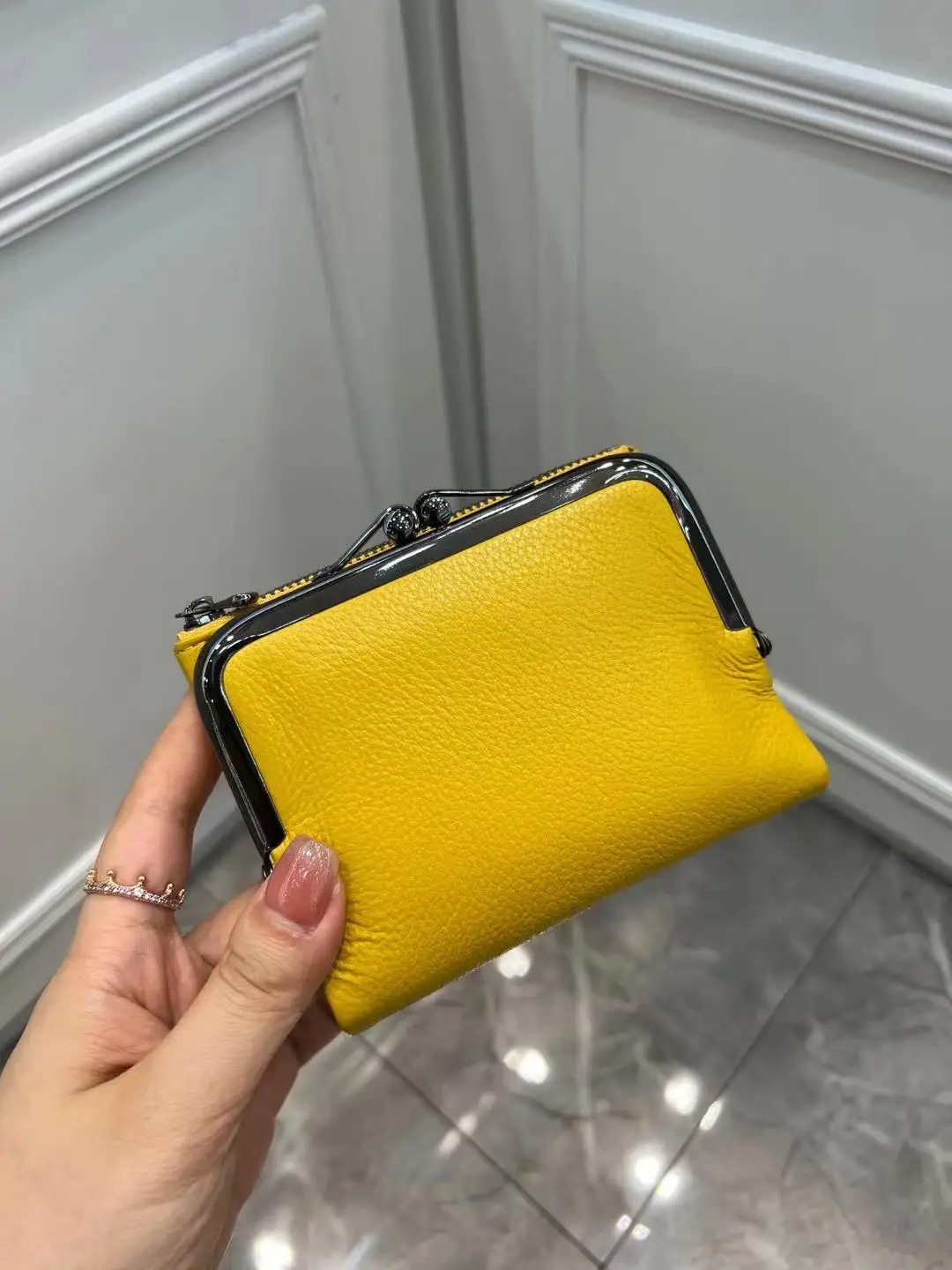 Women's Multifunctional Retro Genuine Leather Coin & Card Holder Wallet