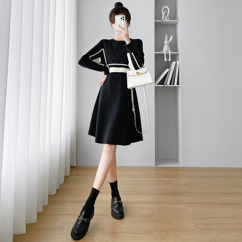 

2024 Winter Knitted Sweaters for Pregnant Women's Breastfeeding Black White Patchwork Long Sleeve O-Neck Maternity Nursing Dress