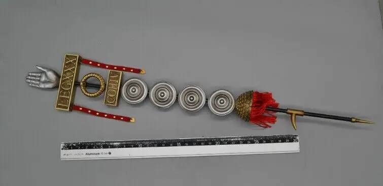 

HAOYUTOYS HH18061 Roman Flag Bearer 1/6 Team Pennant Model for 12''