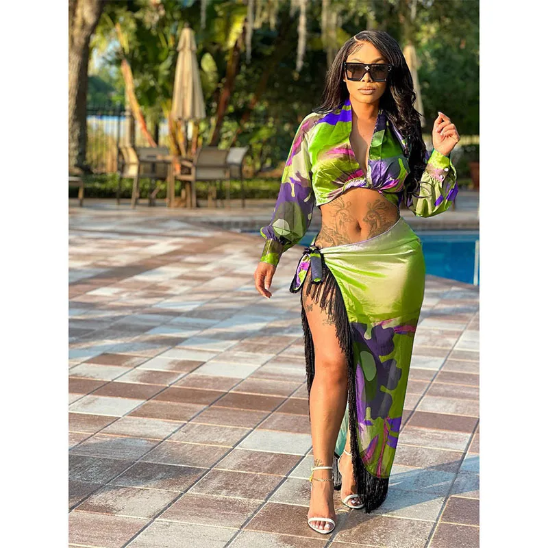 

Sexy V Neck Long Sleeve Crop Top and High Slit Tassel Skirts Vintage Print 2 Piece Set Women Fall New In Festivals Party Outfits