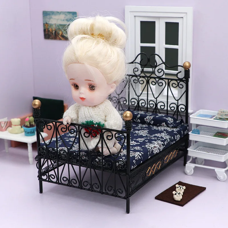 

Beautiful Handmade 1:12 Dollhouse Mininature Iron Double Bed Dolls House Furniture Model Living Room Bedroom Life Scene Decor