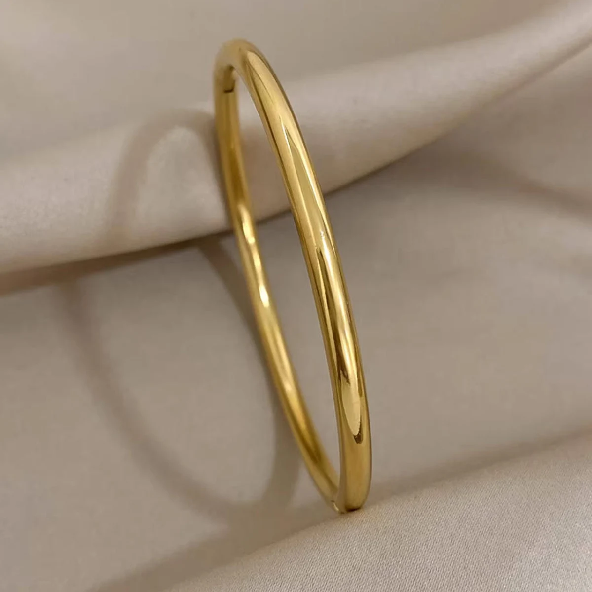 Stainless steel bracelet 1PC Titanium Steel Stainless Steel Inlaid Zircon Gold Plated Bracelet Suitable for Women's Daily Wear
