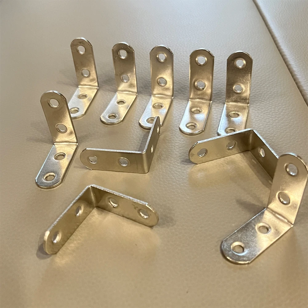 Description Picture 2 of item40 L-shaped bracket angle brackets, used for small right angle brackets of shelves and wooden furniture, with 84 screws