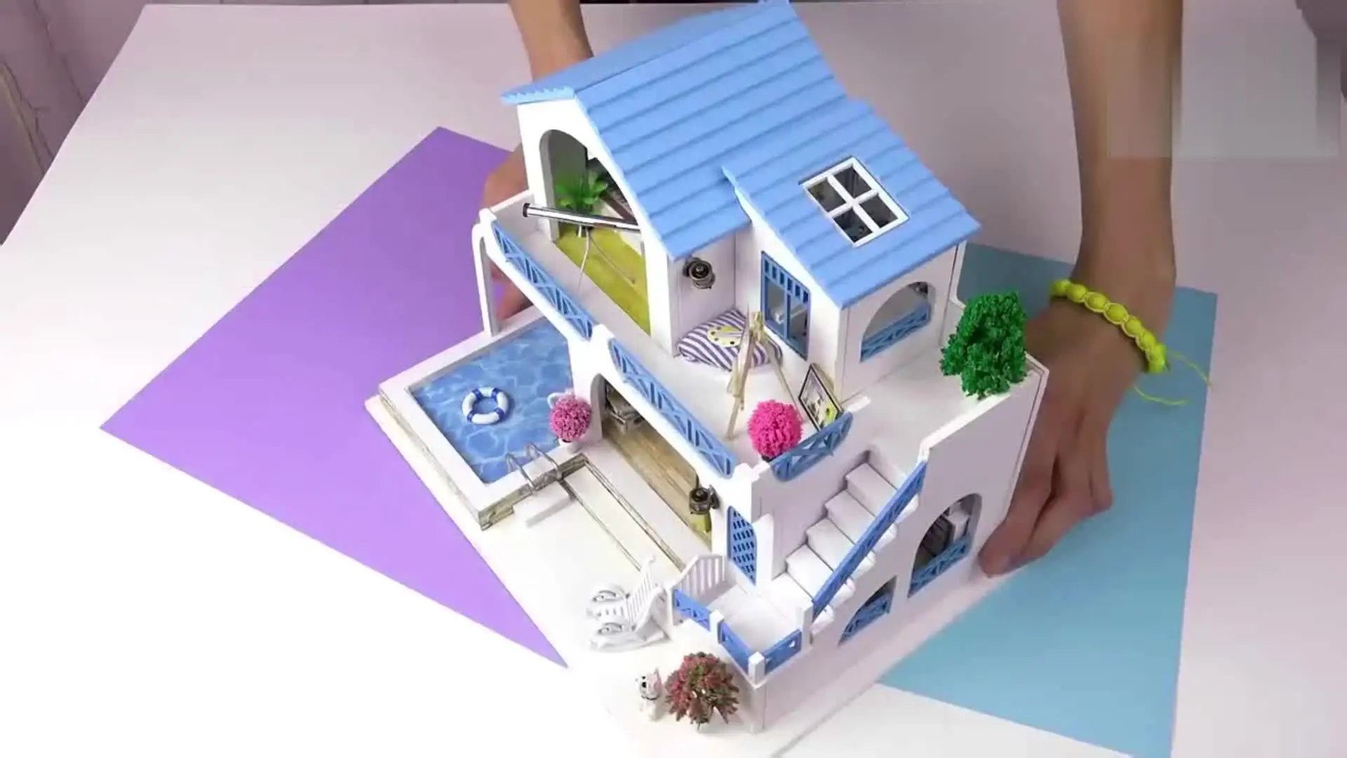 Casa De Muñecas De Madera Kit - Modelo Blue Atelier, Para Montar Y Decorar
