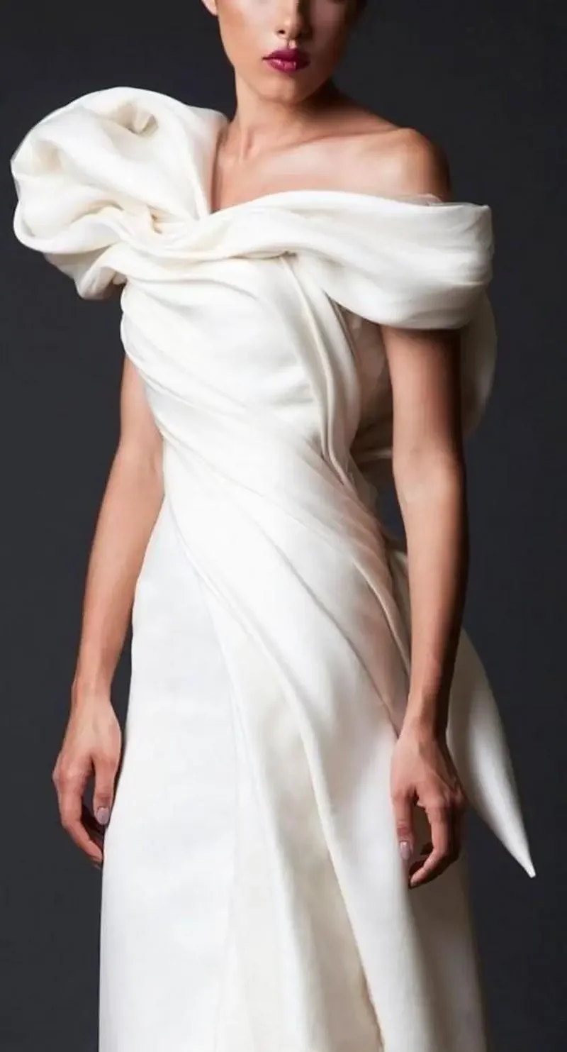 Big  Dubai Arabic Women Formal Wear Unique Design Prom Dresses New White Long Court Train Ruffles Backless Evening Gown