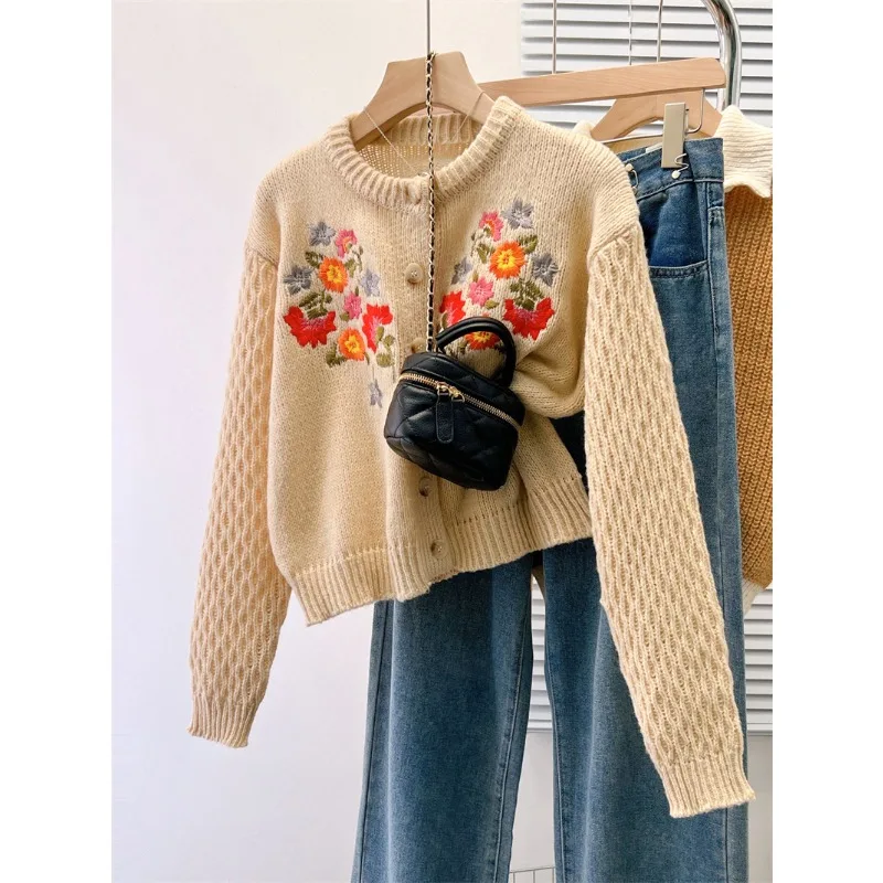 

Vintage Floral Embroidery Cardigan Sweater Women 2023 Autumn Winter Knitted Twist Sweater Coat Elegant Cropped Tops Cardigan