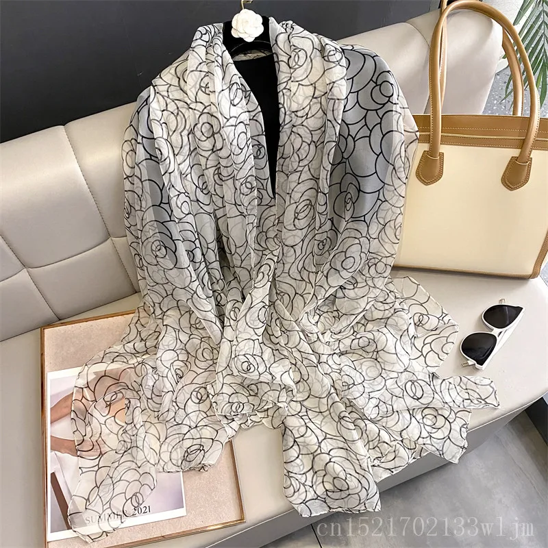 thumbnail image 1 of Nuevo chal de seda fino y grande para mujer, bufanda elegante con estampado floral, chal de pashmina para playa, bufanda, pañuelo, 2023, 1 of 5