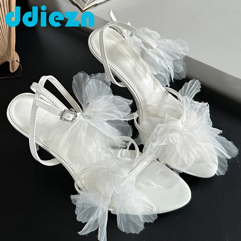 

Женские туфли-лодочки на высоком каблуке, с цветочным рисунком