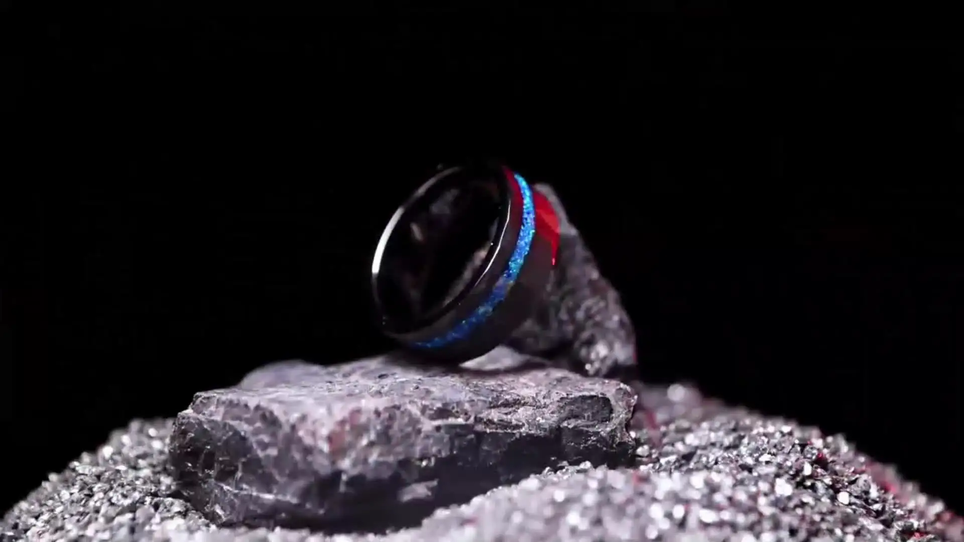 POYA мужское кованое вольфрамовое кольцо с синим опалом