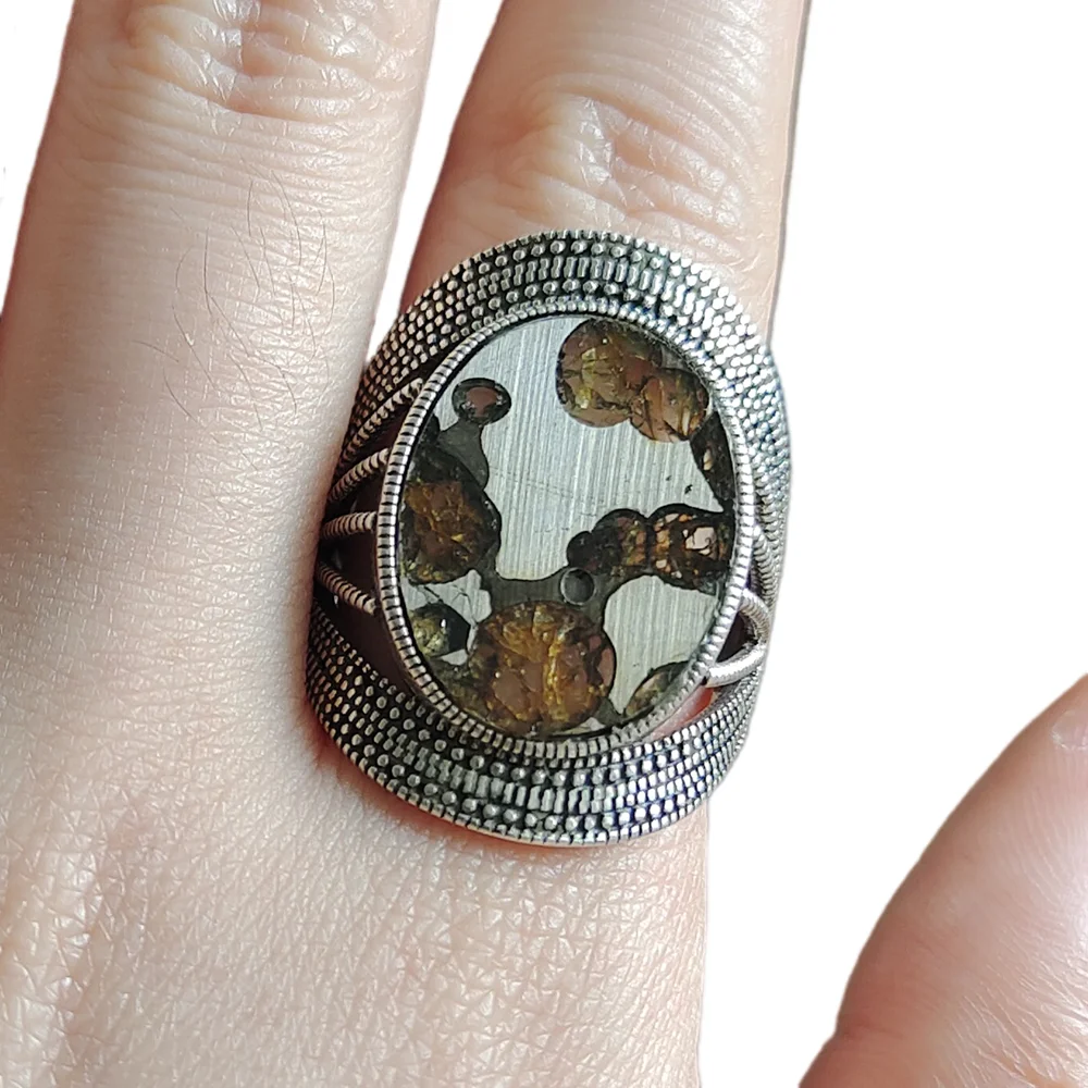 

Exquisite Brenham Olive Meteorite Ring Olive Meteorite Ring Men's And Women's Jewelry Natural Meteorite Material