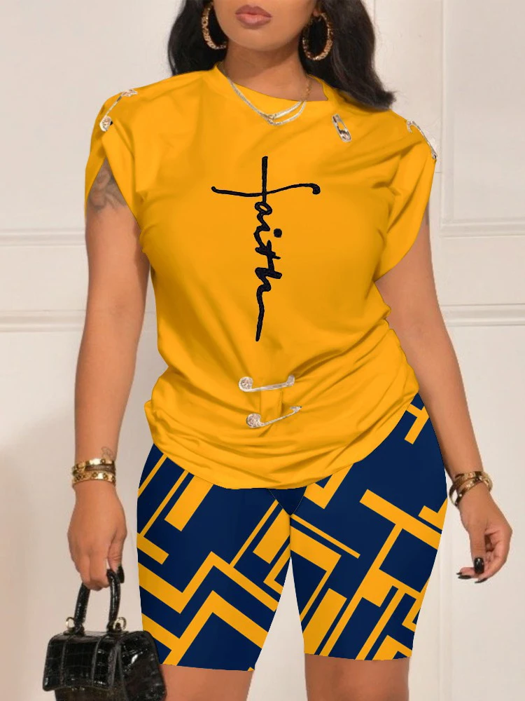 Рисунок 2 - Женский Повседневный офисный костюм