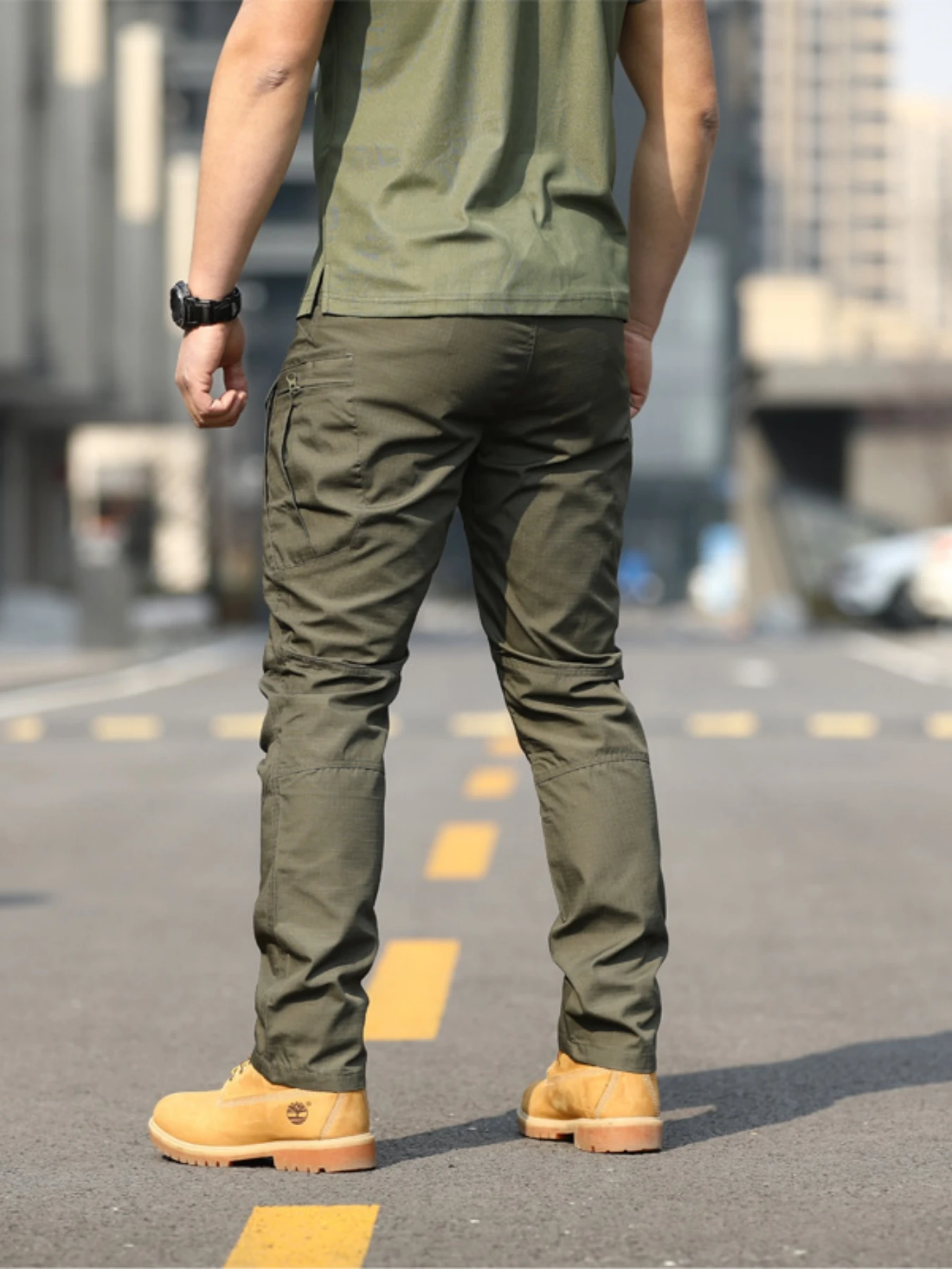 Description Picture 3 of itemMen's Tactical Trousers Slim Military Pants Outdoor Overalls Straight Training Multiple Pockets Hiking Fishing Casual Pants