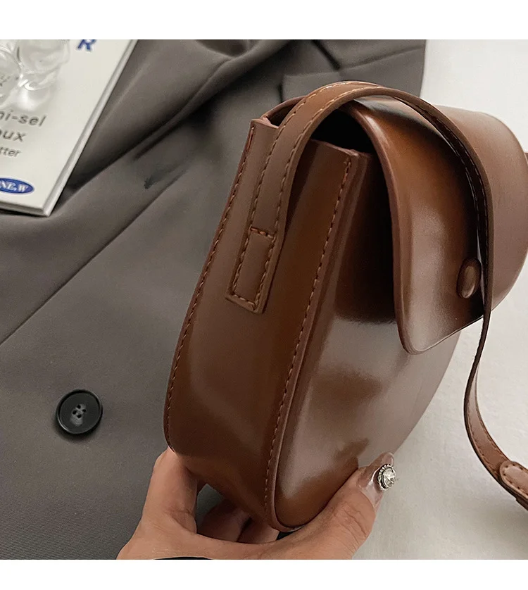 Single shoulder solid color, simple and versatile, casual crossbody mobile commuting mini box, saddle bag, women's bag_voghion.com