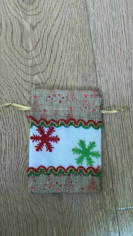 50 Stück 10 x 14 cm Weihnachtsbeutel aus Sackleinen mit Kordelzug, Geschenktüte, Party, Hochzeit, Süßigkeiten, Muschel, Schokolade, Geschenktüte – Detail 6
