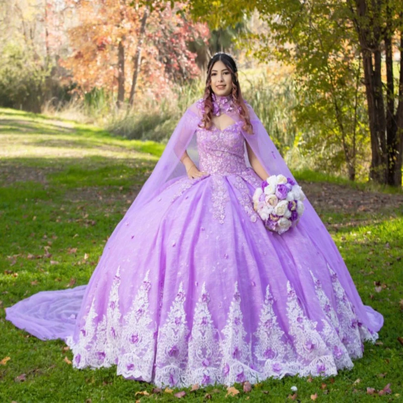 

Lilac Ball Gown Quinceanera Dresses V-Neck 3D Flower Appliques With Cape Cinderella 16 Princess Gowns Vestidos De 15 Anos