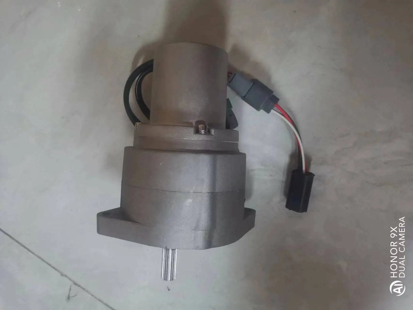 Throttle Controller for Kobelco SK200-6E SK210-6E SK230-6E SK200-8 Excavator