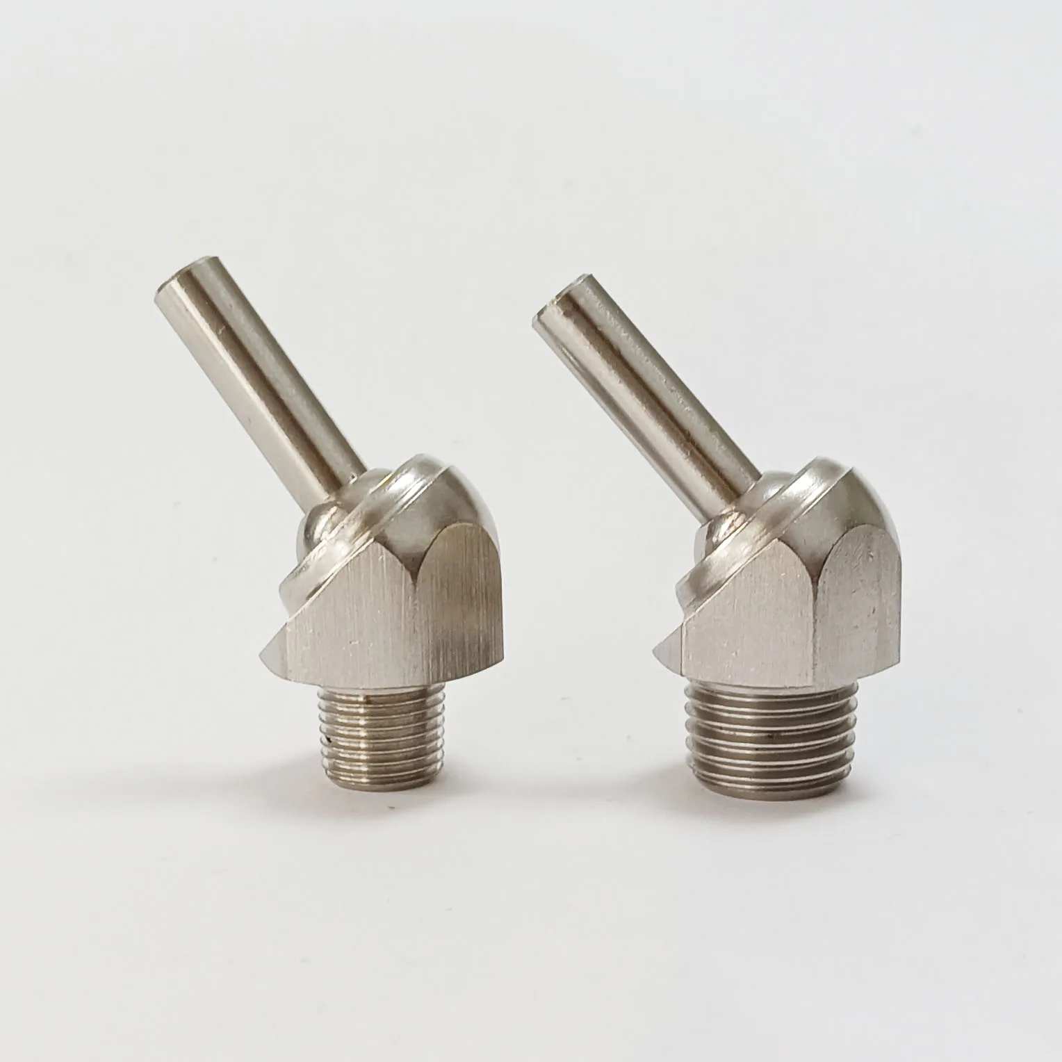 Рисунок 3 - Токарный станок с ЧПУ из нержавеющей стали SS304