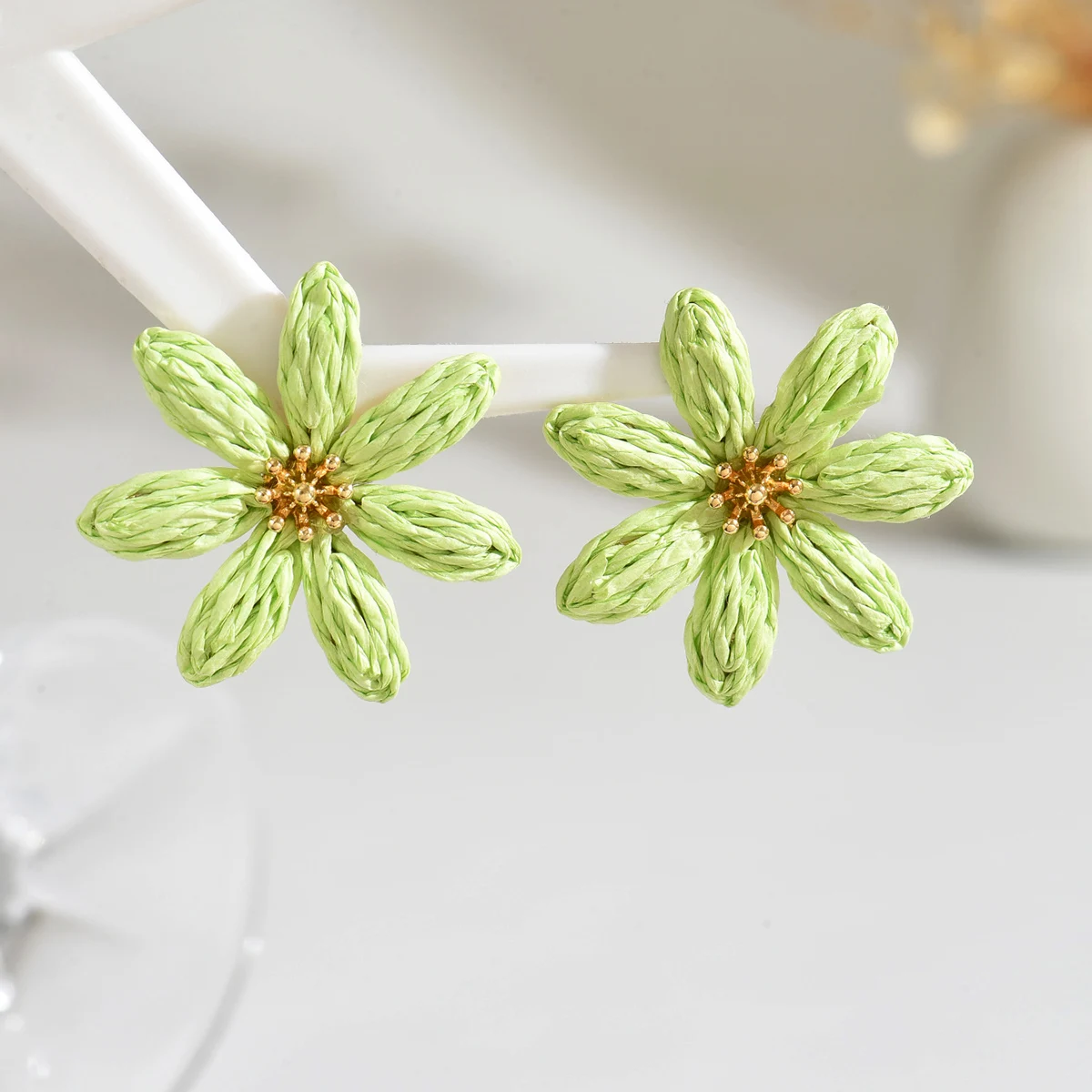 Boho Style Delicate Colorful Flower Raffia Stud Earrings for Women Elegant Handmade Rattan Knit Earrings Summer Party Jewelry