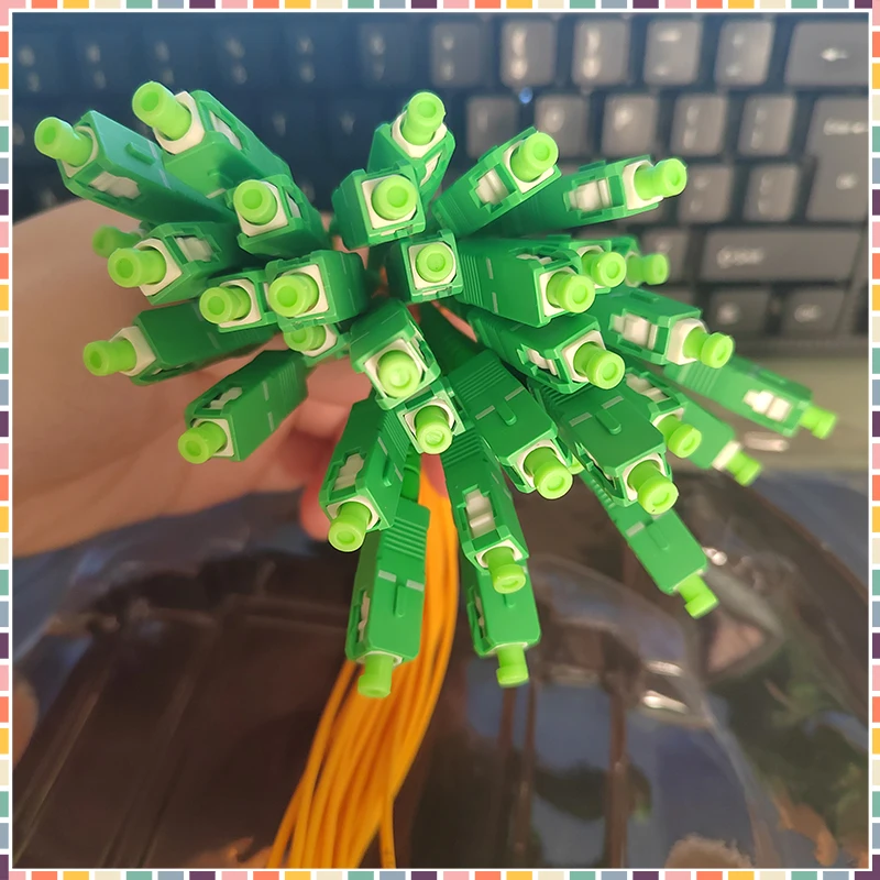 Free Shipping Optical Fiber Splitter 1x32 PLC SC APC 1M PLC Optical Fiber Splitter Box Fiber Optic Material FTTH Fiber optic ABS