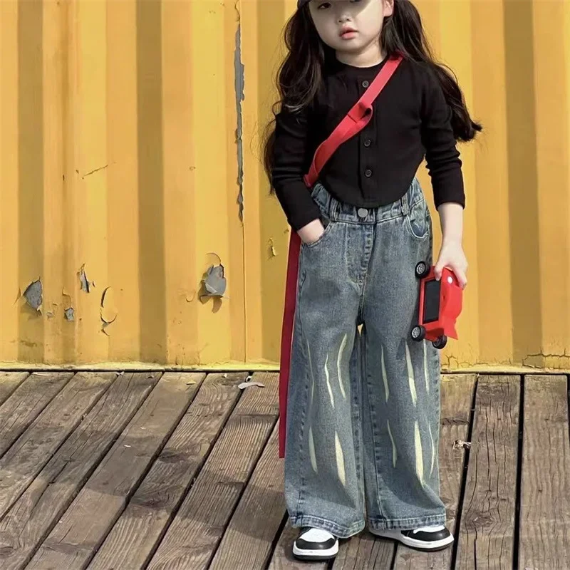 أطقم ملابس بنطلون جينز عريض الساق من الدنيم المحبو...