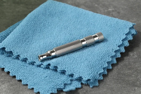 YAQI Polierter Herren-Sicherheitsrasierer aus Edelstahl 303, Sammlerstücke, Geburtstagsgeschenk für Freund – Detail 10