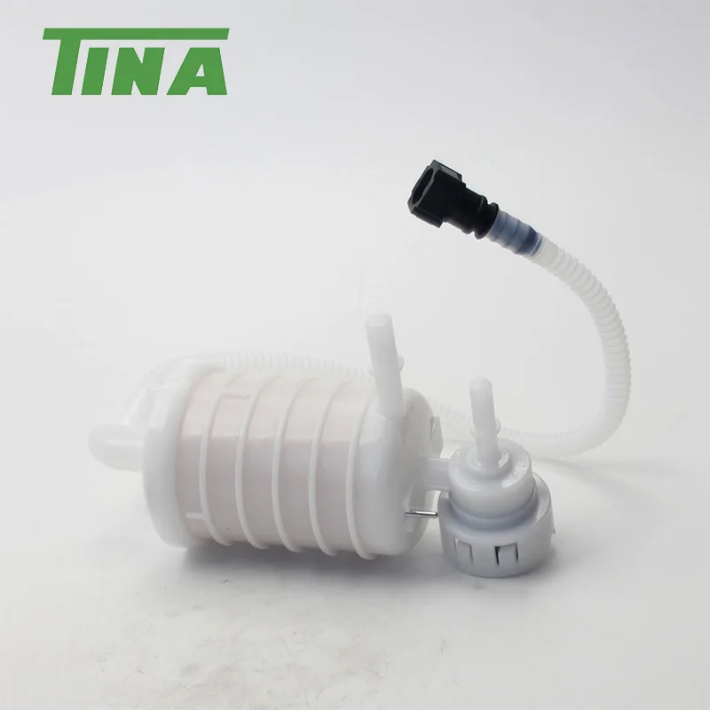 16147186454 16146766158 is suitable for BMW E83 X3 2.5L/3.0L fuel filter with pressure regulator