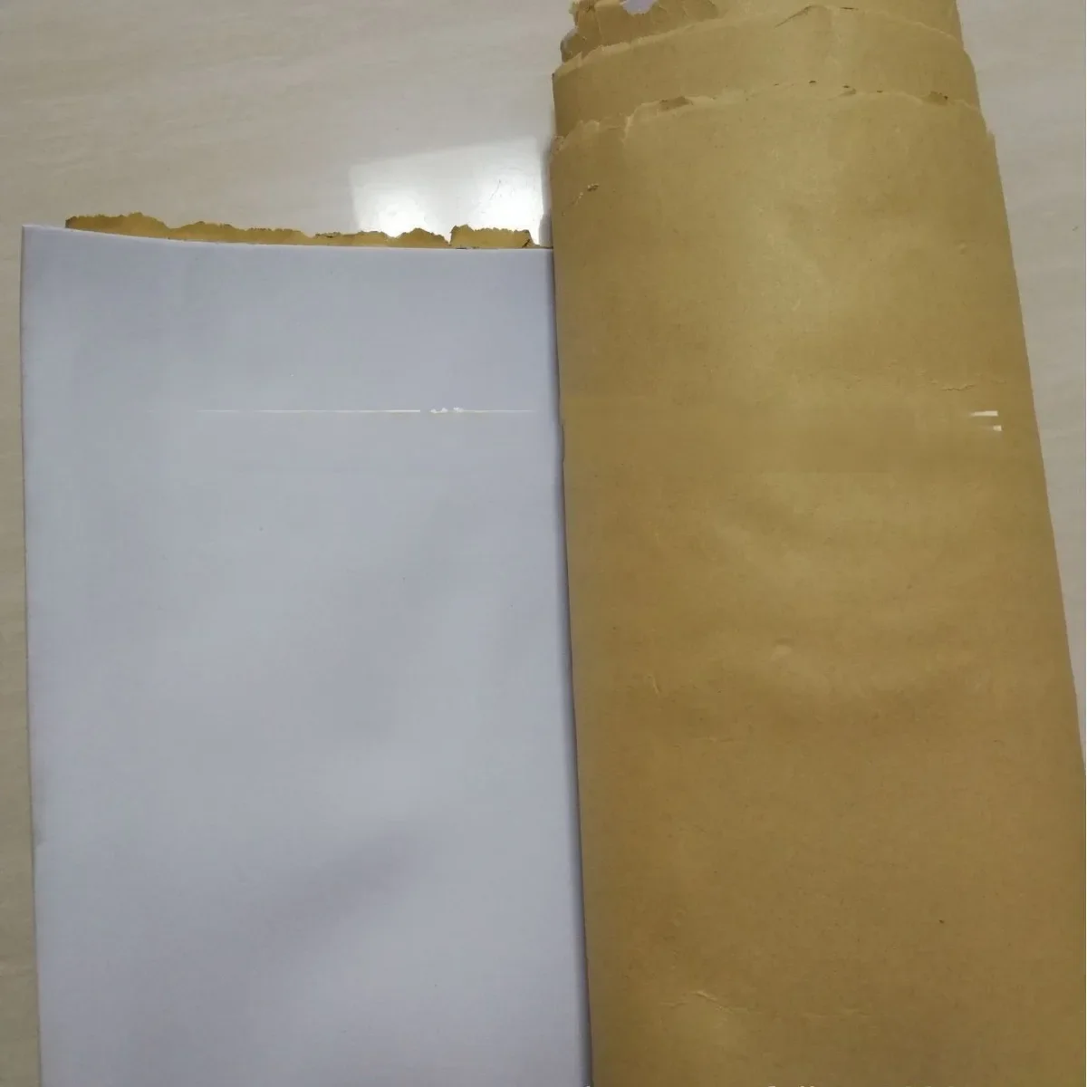 A- Grade Adhesive Self-Adhesive Tape Easy to Use Peeling off Instant Use Convenient for Work Clothing Accessories Artificial Lea