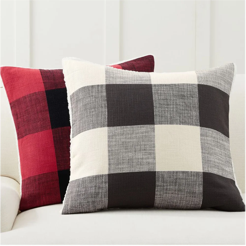 

most The luxurious pillow is covered with noodles, and the pillow is covered with a warm bed and sofa. The North Decorative
