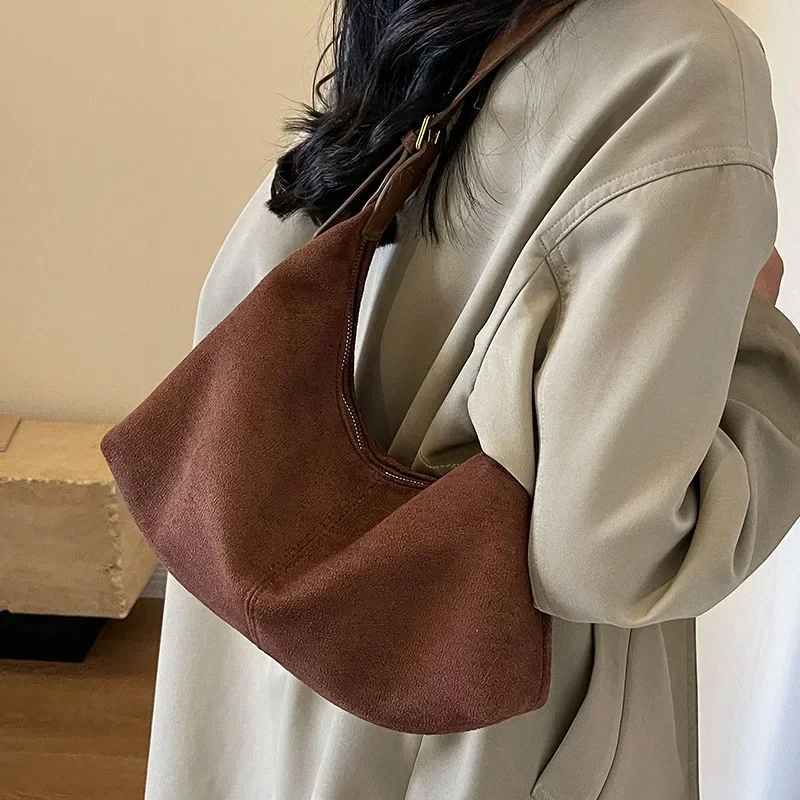 Velvet Handbag Purse Suede Shoulder Bag Causal Crossbody Bags Female Luxury Designer Clutch Ladies Crescent Hobo Bag for Women