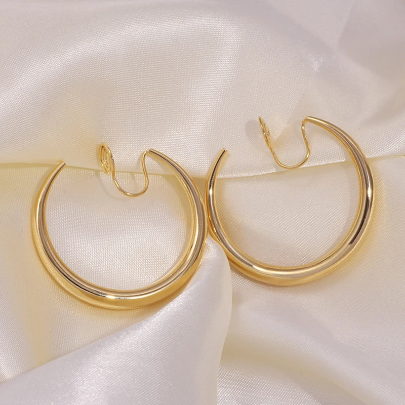 Smooth Metal Circle Hoop Clip on Earrings For Woman Fashion