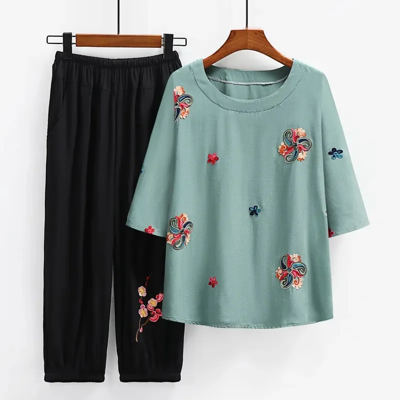 

Новинка лета 2024, футболка в этническом стиле с вышивкой и рукавом три четверти для женщин среднего возраста, комплекты топов в западном стиле для мам