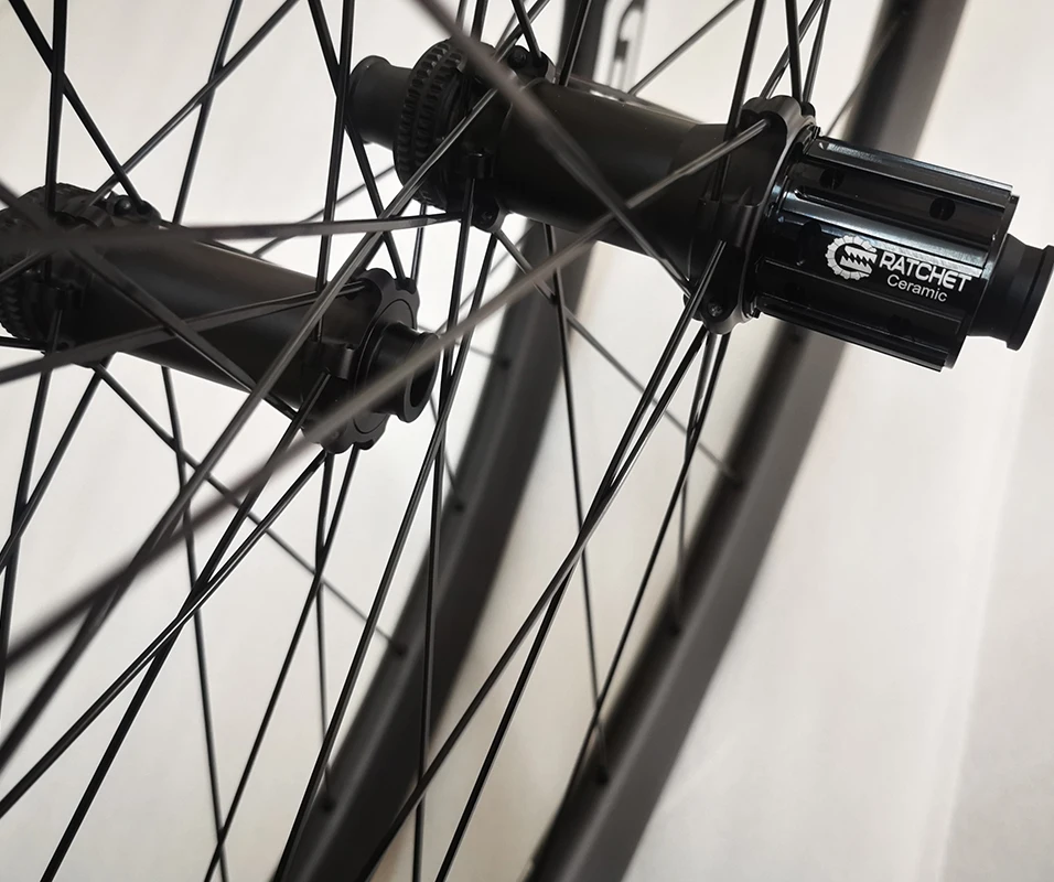 Roue arrière Gravel DT Swiss G 1800 Spline DB 25 - Frein à disque