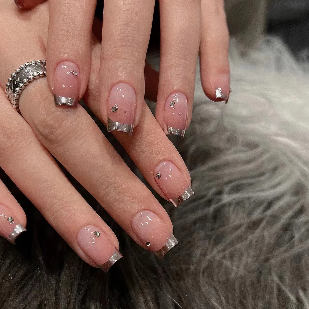 10pcs 라인 석이있는 수제 가짜 손톱 별빛 디자인 거짓 손톱 팁 손톱에 프랑스어 짧은 사각형 프레스 아트 재사용 가능한 손톱